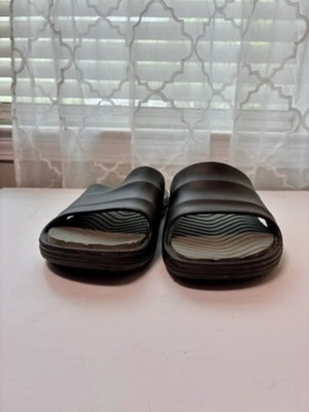 Roxoni Men's Athletic Slip-On Sandals Size 11 Black Excellent Condition